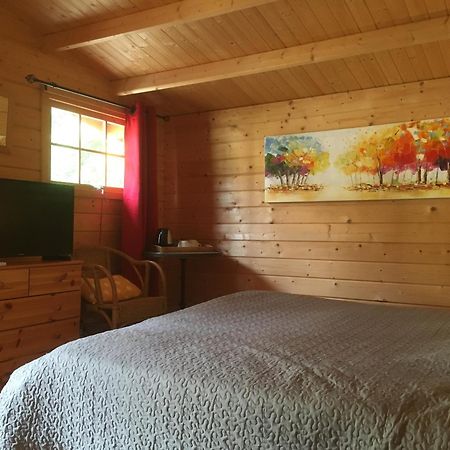 Mas De La Pinede Ex-Les Arbousiers Bed & Breakfast Bollene Ngoại thất bức ảnh